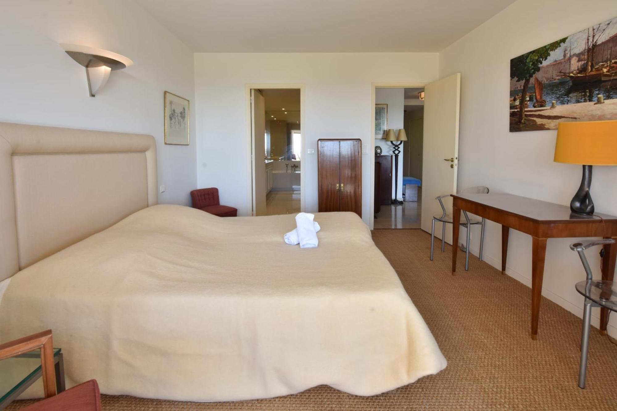 Apartment Close To Downtown Swimming Pool And Sea View *